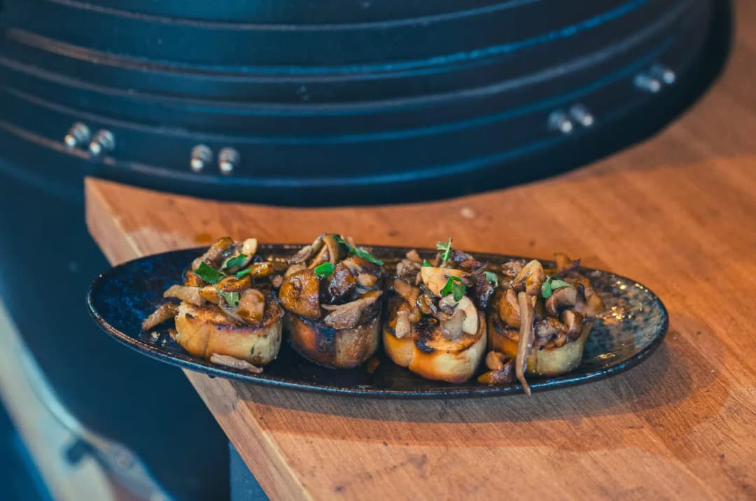 Gegrillte Pilz-Bruschetta