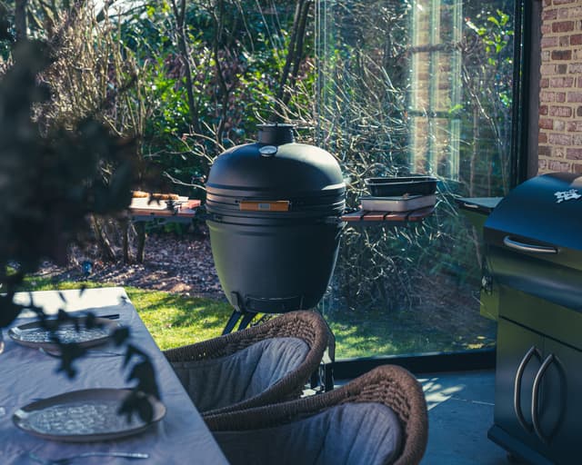 Grill Bill Pro III – XL Kamado BBQ 23.5"